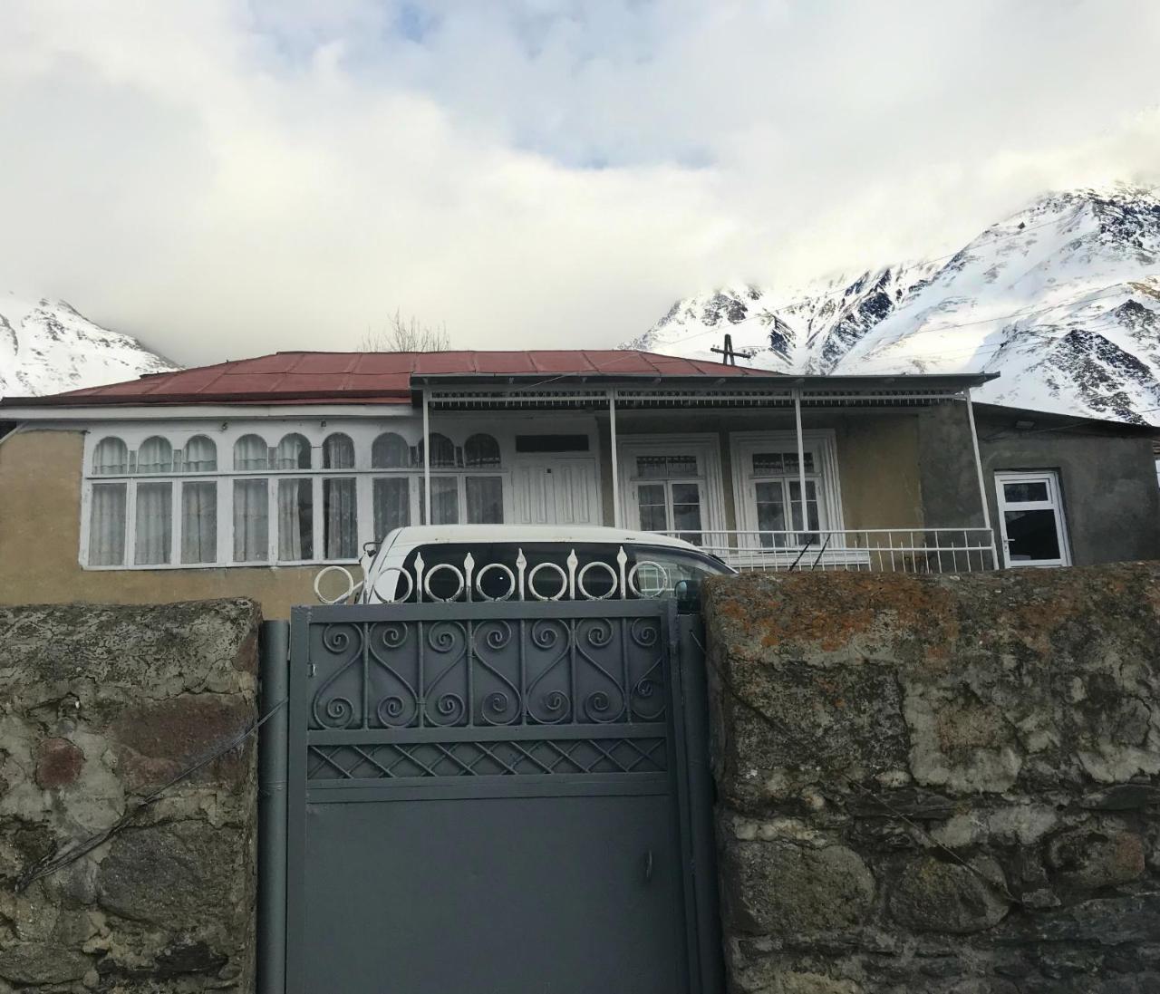 Sabuka Qushashvili Hotel Kazbegi Bagian luar foto